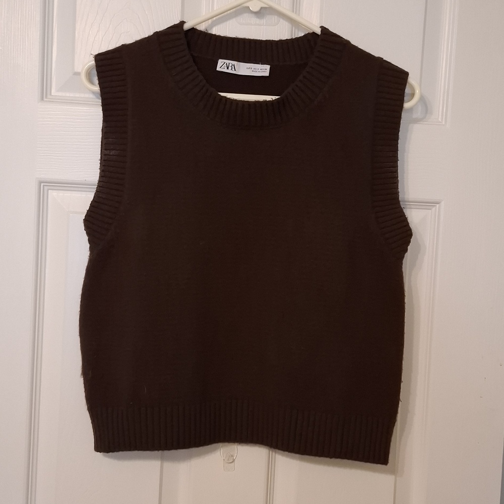 Zara sz S, (fits M) dark brown sleeveless sweater, wide banded collar.
